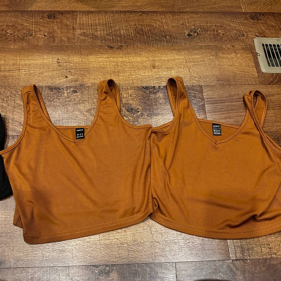 Bundle Multicolor Tank Tops - Picture 2 of 8